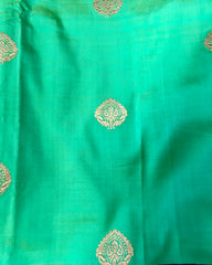 KKT116 PURE BANARASI HANDLOOM KATAN SILK SAREE IN GREEN WITH PURPLE ZARI BORDER AND PALLU