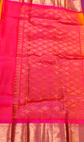 SKH145 KANCHIPURAM HANDLOOM PURE SILK SAREE IN YELLOW WITH PINK ZARI BORDER AND PALLU