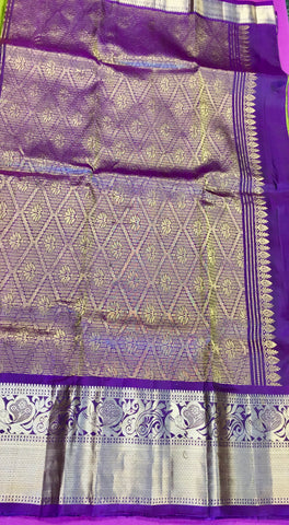 KANCHIPURAM HANDLOOM PURE SILK SAREE IN GREEN WITH PURPLE ZARI BORDER AND PALLU