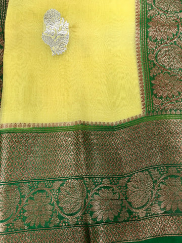 KKT110 PURE BANARASI HANDLOOM KORA SILK SAREE IN LEMON YELLOW WITH GREEN ZARI BORDER AND PALLU