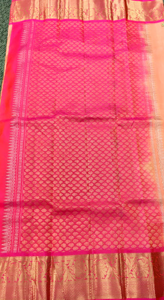 KANCHIPURAM HANDLOOM PURE SILK SAREE IN PASTEL ORANGE WITH PINK ZARI BORDER AND PALLU