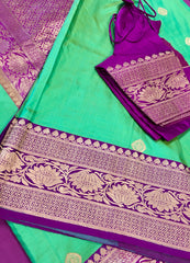 KKT116 PURE BANARASI HANDLOOM KATAN SILK SAREE IN GREEN WITH PURPLE ZARI BORDER AND PALLU