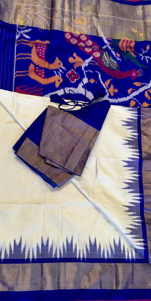 PURE HANDLOOM SILK IKKAT KANCHIPURAM SAREE IN OFF WHITE WITH BLUE ZARI KANCHIPURAM BORDER AND IKKAT PALLU