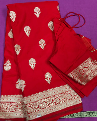 SKH118 BANARASI MASHRU SILK SAREE IN RED WITH FLORAL MOTIFS AND GOLD ZARI BORDER