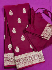 SKH117 BANARASI MASHRU SILK SAREE IN MAGENTA WITH FLORAL MOTIFS AND GOLD ZARI BORDER