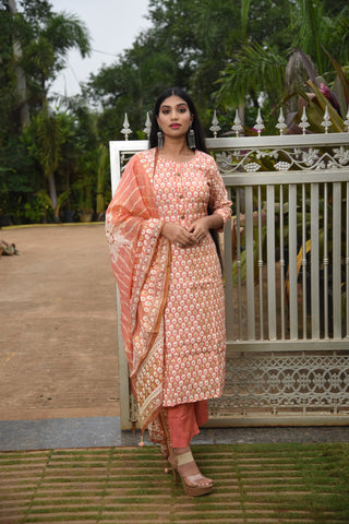 RFSS676 - Full Suit in Muslin with Pants and Dupatta