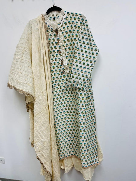 RFSS604 - Jaipuri printed Top in Off white with Ruffled collar, Inner, and beautiful crushed cotton dupatta