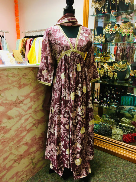RFSS1349 - Floral Print Kurta With Beautiful Neckline In Mauve . Comes With Pants And Dupatta